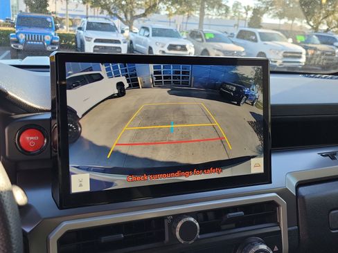 Used 2024 Toyota Tacoma TRD Off-Road image 22