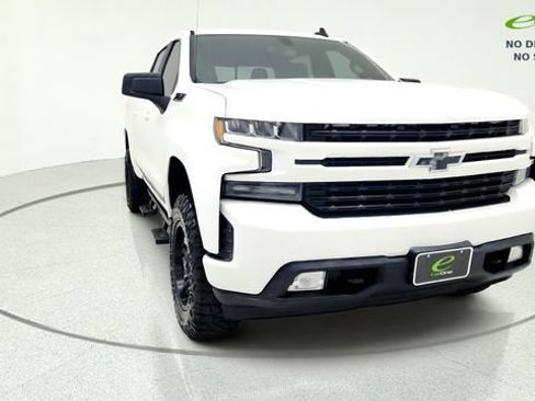 Used 2019 Chevrolet Silverado 1500 RST AWD/4WD image 2