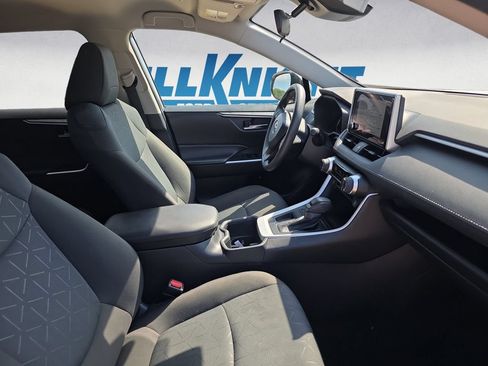 Used 2024 Toyota RAV4 XLE FWD image 15