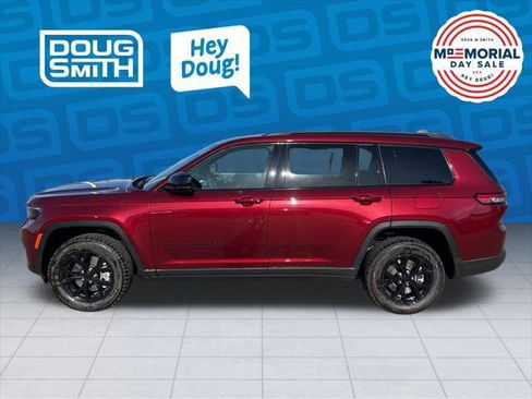 Certified 2025 Jeep Grand Cherokee L Laredo AWD/4WD image 2