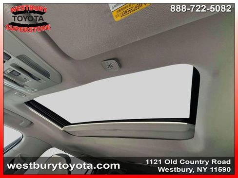 Used 2024 Toyota Highlander XLE image 37