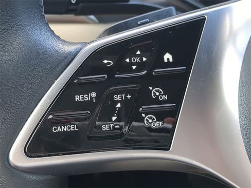 Used 2024 Mercedes-Benz GLC 300 4MATIC image 26