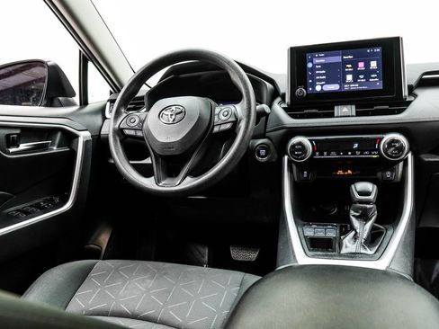 Used 2024 Toyota RAV4 XLE image 27