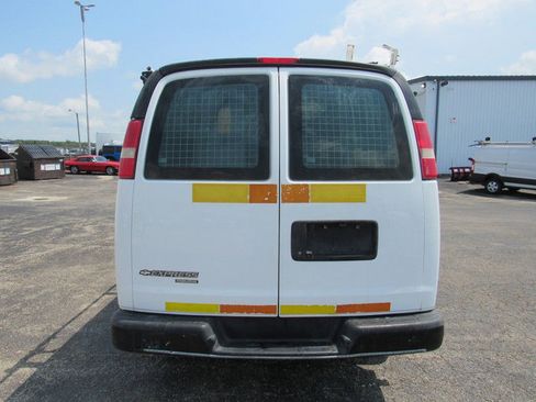 Used 2016 Chevrolet Express 2500 RWD image 4