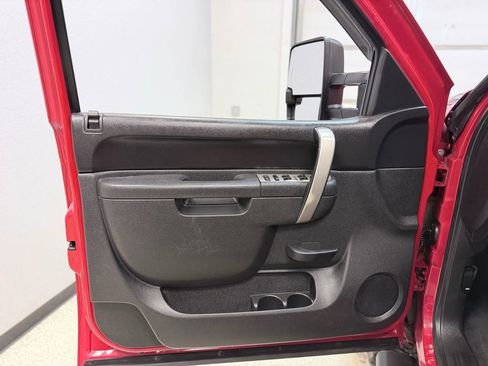 Used 2011 Chevrolet Silverado 3500 LT image 17