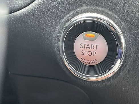 Used 2019 Nissan Pathfinder Platinum image 38