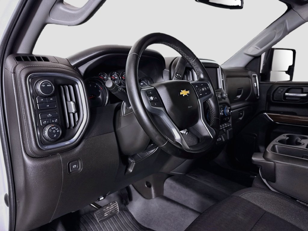 Used 2023 Chevrolet Silverado 2500 LT AWD/4WD image 9