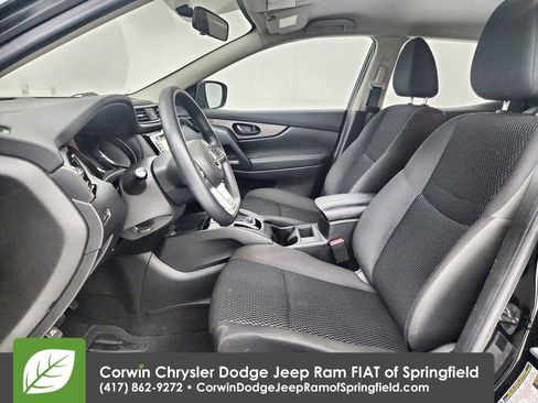 Used 2019 Nissan Rogue Sport S image 19