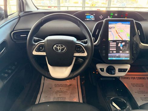 Used 2017 Toyota Prius Prime Premium image 28