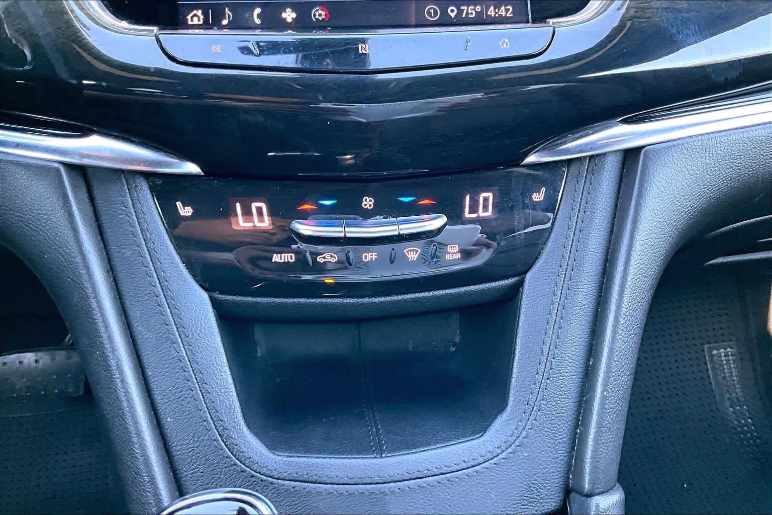 Used 2020 Cadillac XT6 Premium Luxury FWD image 33