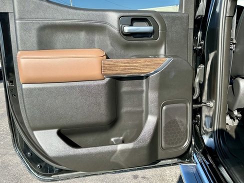 Used 2021 Chevrolet Silverado 1500 High Country w/ Technology Package image 31