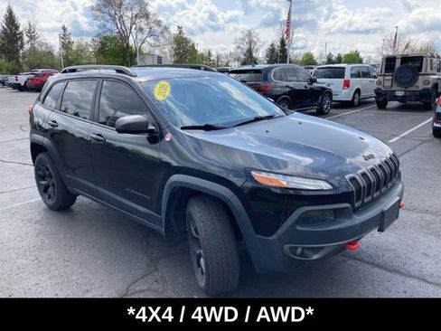 Used 2016 Jeep Cherokee Trailhawk w/ Cold Weather Group AWD/4WD image 2