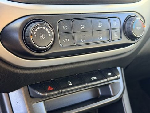 Used 2020 Chevrolet Colorado LT w/ LT Convenience Package image 15