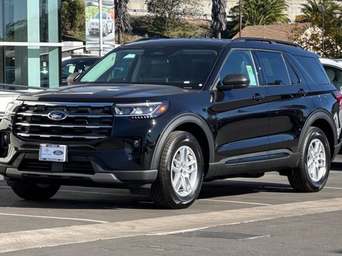 New 2026 Ford Explorer Active w/ Active Comfort Package image 7