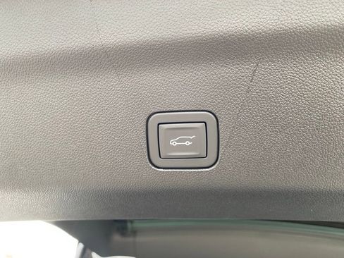 New 2026 Chevrolet Suburban High Country image 37