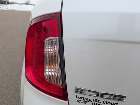 Used 2011 Ford Edge Limited w/ 301A Rapid Spec Order Code image 17