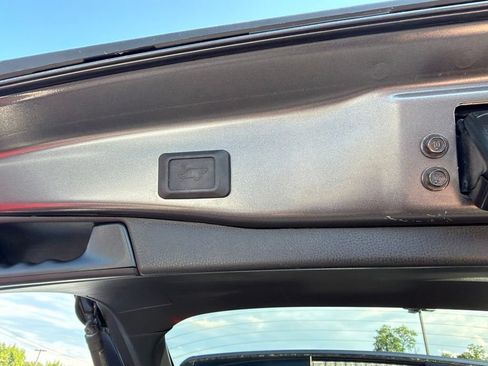Used 2023 Toyota RAV4 XLE Premium AWD/4WD image 9