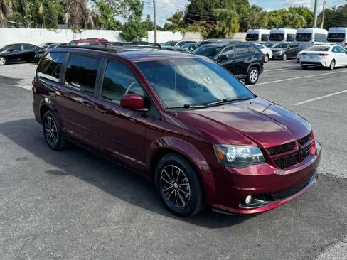 Used 2017 Dodge Grand Caravan GT image 2