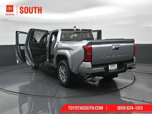 Used 2025 Toyota Tacoma Limited image 51