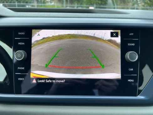 Used 2023 Volkswagen Taos SE w/ Panoramic Sunroof Package image 24