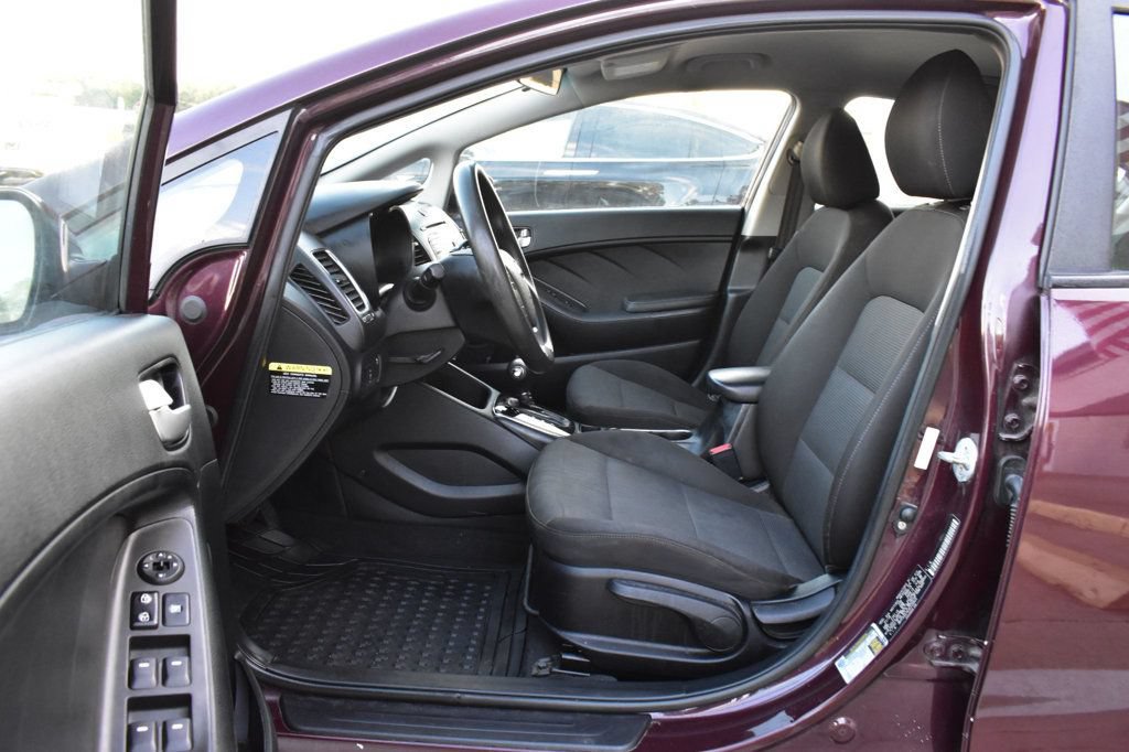 Used 2018 Kia Forte LX FWD image 11