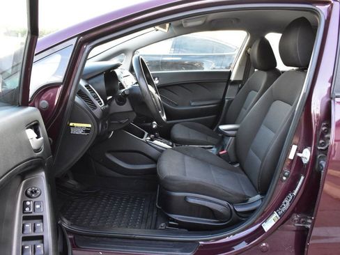 Used 2018 Kia Forte LX image 11