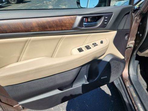 Used 2019 Subaru Outback 2.5i Limited AWD/4WD image 13