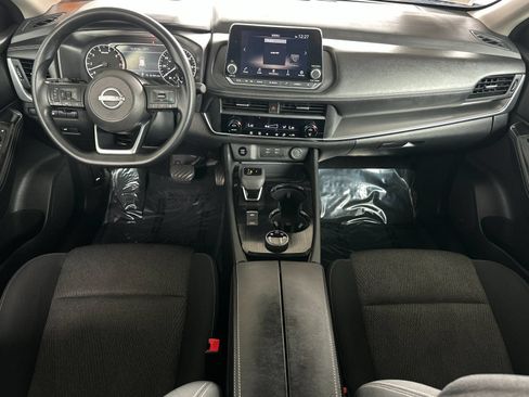 Used 2024 Nissan Rogue SV AWD/4WD image 9