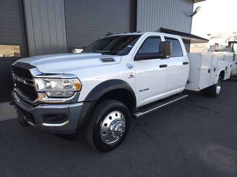 Used 2020 RAM 5500 Tradesman w/ Chrome Appearance Group image 2