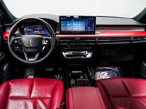 Used 2025 Lincoln Corsair Reserve w/ Equipment Group 202A FWD image 5