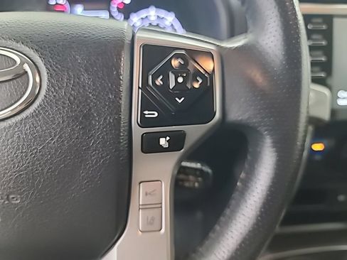 Used 2020 Toyota 4Runner SR5 Premium AWD/4WD image 29