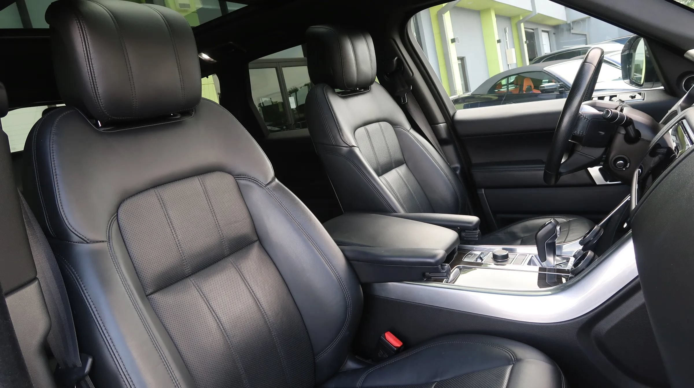 Used 2018 Land Rover Range Rover Sport HSE AWD/4WD image 29