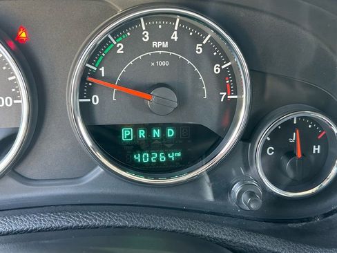 Certified 2017 Jeep Wrangler Unlimited Rubicon w/ Connectivity Group image 19