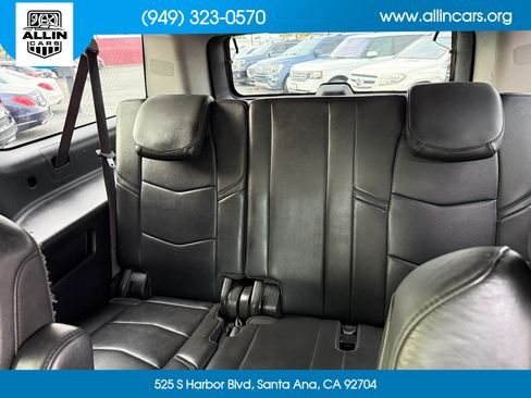 Used 2017 Cadillac Escalade ESV Luxury RWD image 9