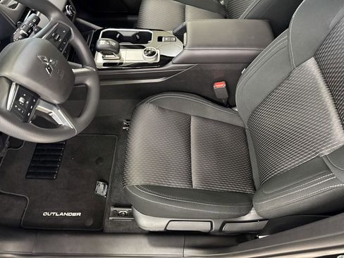 New 2026 Mitsubishi Outlander ES FWD image 24