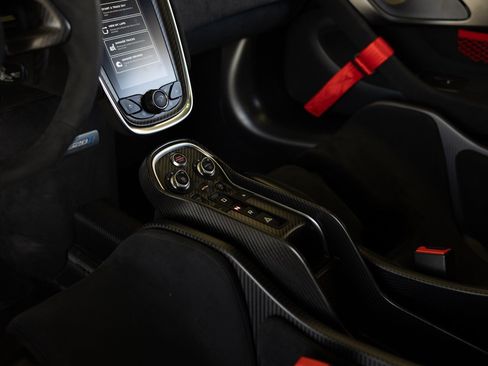 Used 2020 McLaren 620R RWD image 52