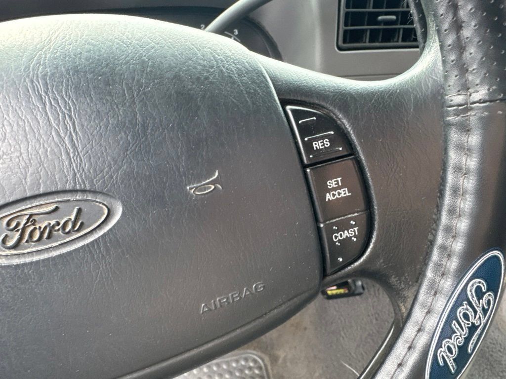 Used 2001 Ford F250 XLT AWD/4WD image 15
