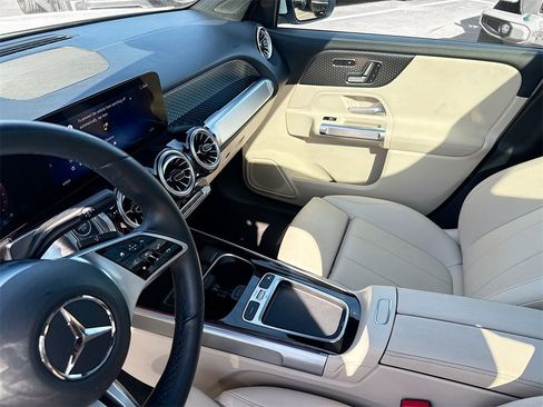 Used 2025 Mercedes-Benz GLB 250 image 26