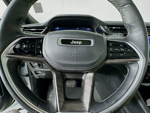 Used 2022 Jeep Grand Cherokee Overland w/ MOPAR Finishing Package AWD/4WD image 54