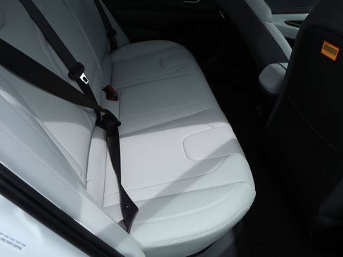 New 2026 Hyundai Elantra Limited FWD image 16