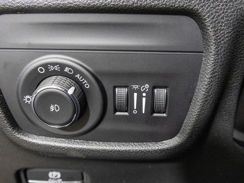New 2026 Jeep Grand Cherokee Limited w/ Limited Altitude Package AWD/4WD image 34