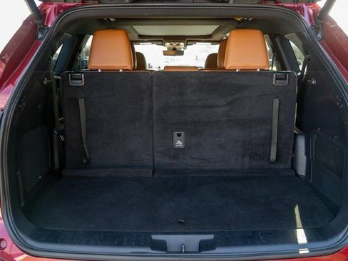 Used 2023 Toyota Highlander Platinum image 11