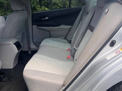 Used 2014 Toyota Camry LE image 14