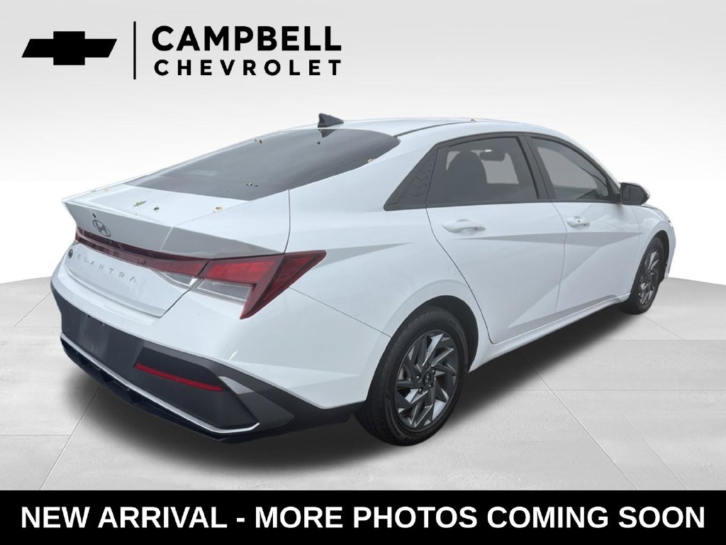 Used 2024 Hyundai Elantra SEL FWD image 5