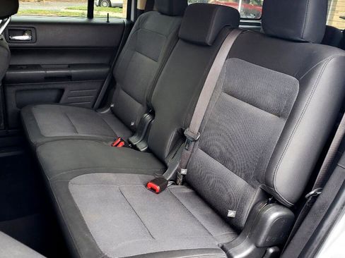 Used 2019 Ford Flex SE image 18