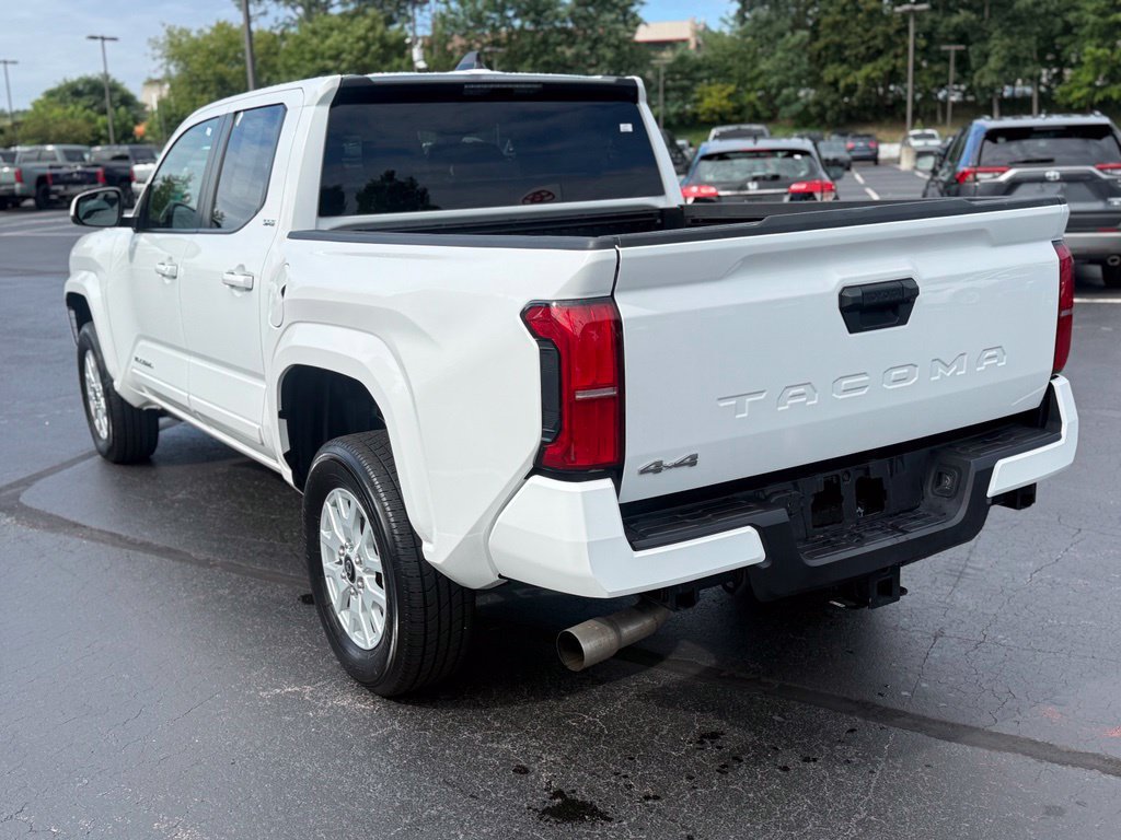 Certified 2025 Toyota Tacoma SR5 AWD/4WD image 6
