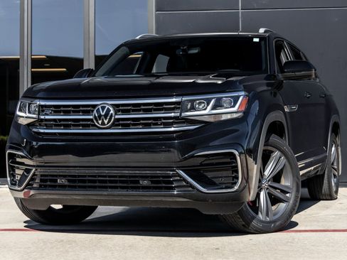 Used 2021 Volkswagen Atlas Cross Sport SE image 1