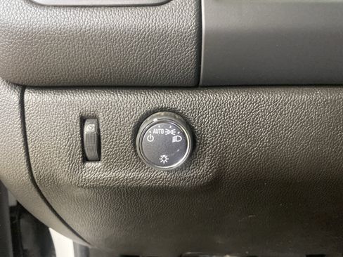 Used 2022 Chevrolet Colorado LT w/ Fleet Safety Package RWD image 18