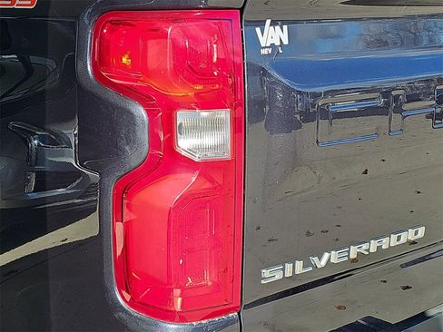 Used 2022 Chevrolet Silverado 1500 LT Trail Boss image 34