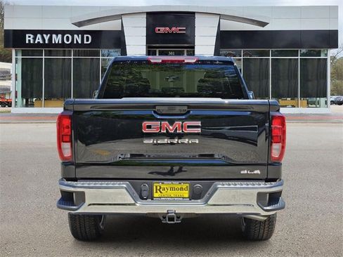 New 2025 GMC Sierra 1500 SLE image 4